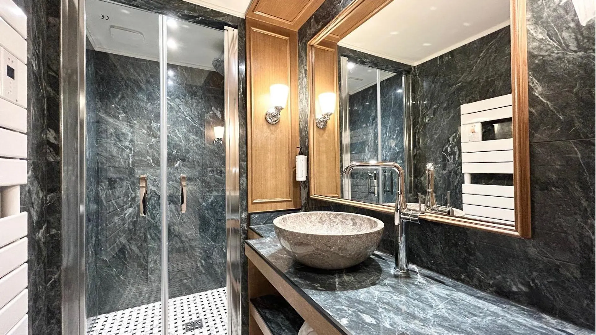Merveil - Signature Suite - Tour Eiffel - Bourgogne Paříž