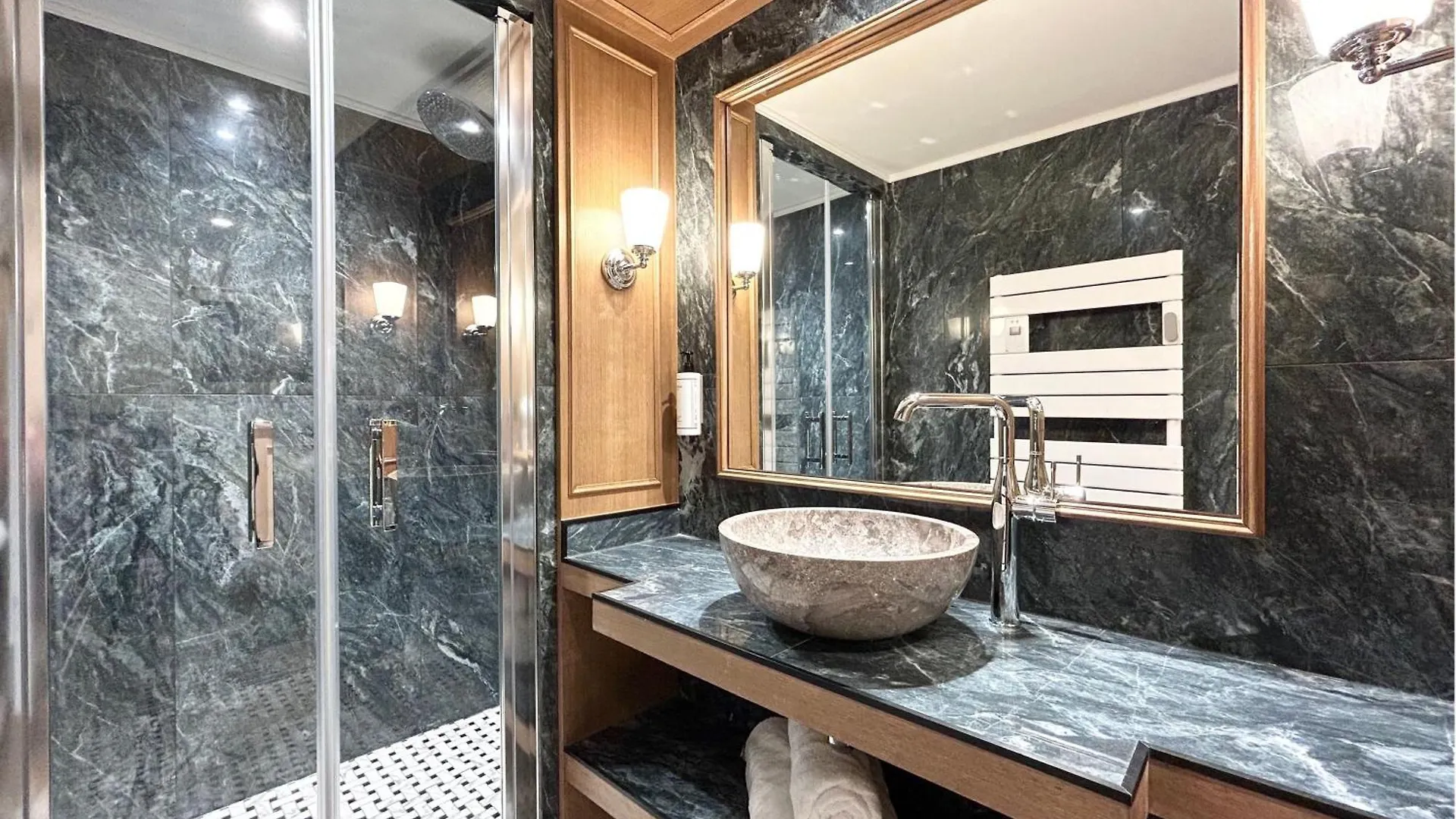 Merveil - Signature Suite - Tour Eiffel - Bourgogne Paris Lägenhet