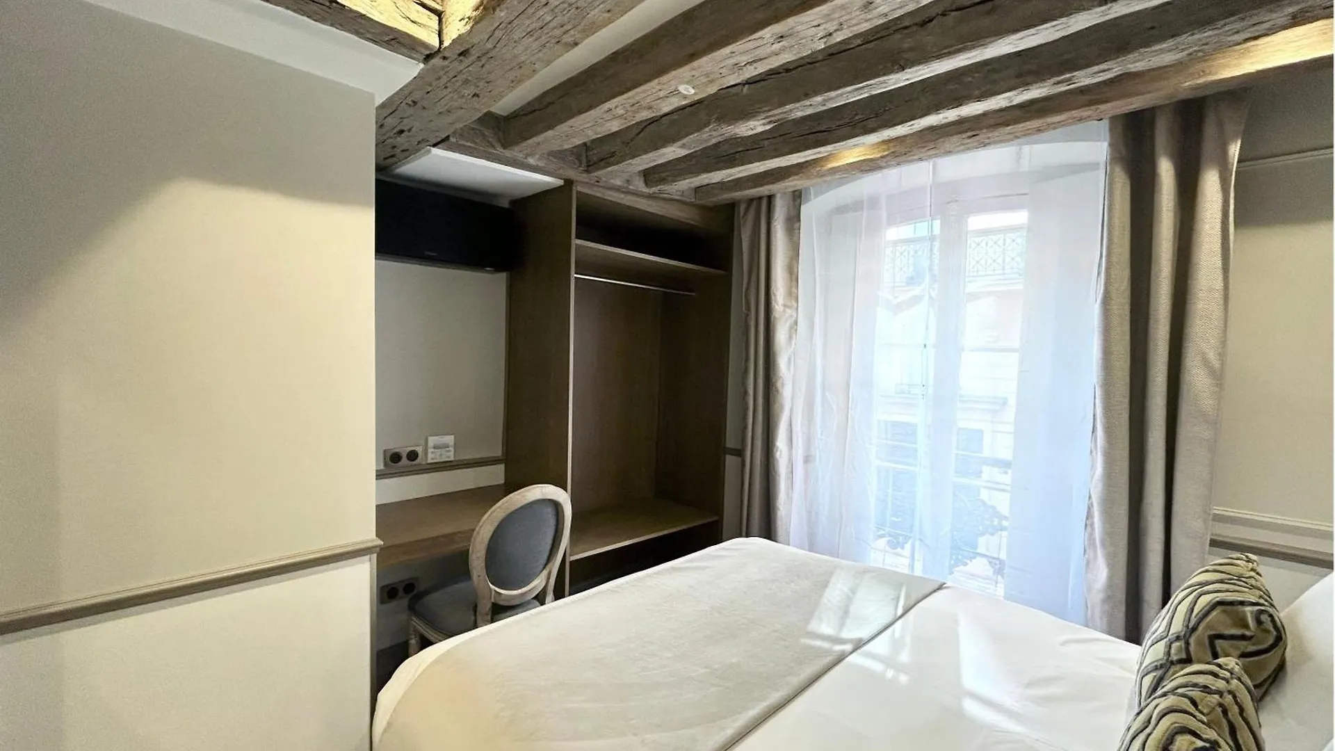 Apartment Merveil - Signature Suite - Tour Eiffel - Bourgogne Paris